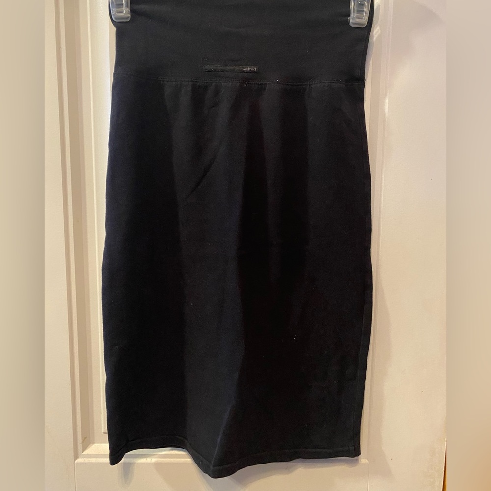 Aritzia Wilfred Midi Black Skirt